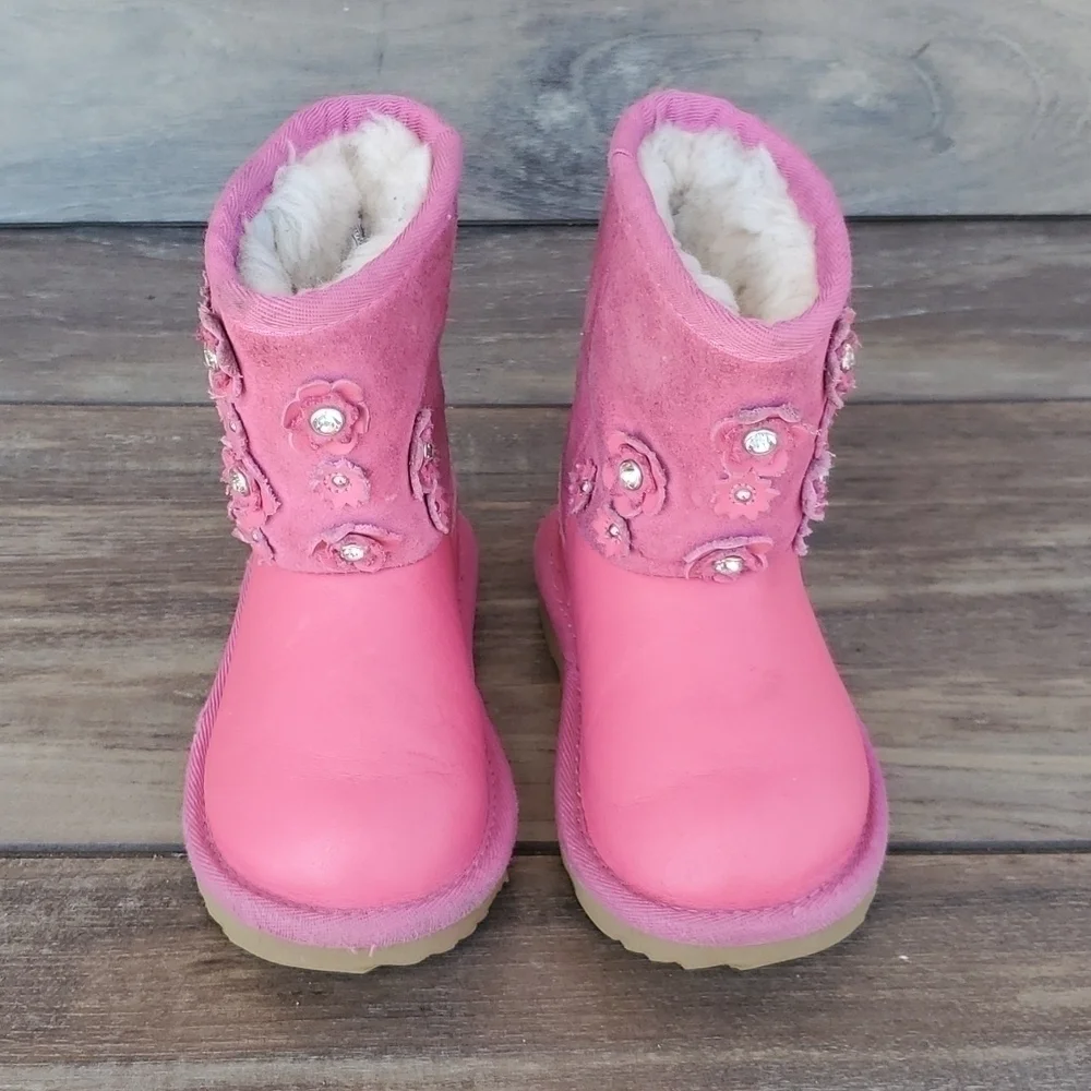 Ugg Azalea Kids Girls Classic Short II Ankle Boots Flowers Petal Shoes sz 7